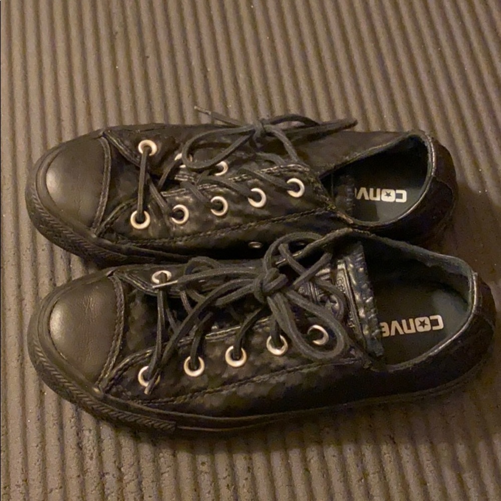 Black converse